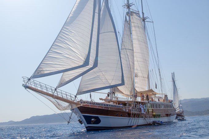 MS GRAND ADMIRAL photo 1